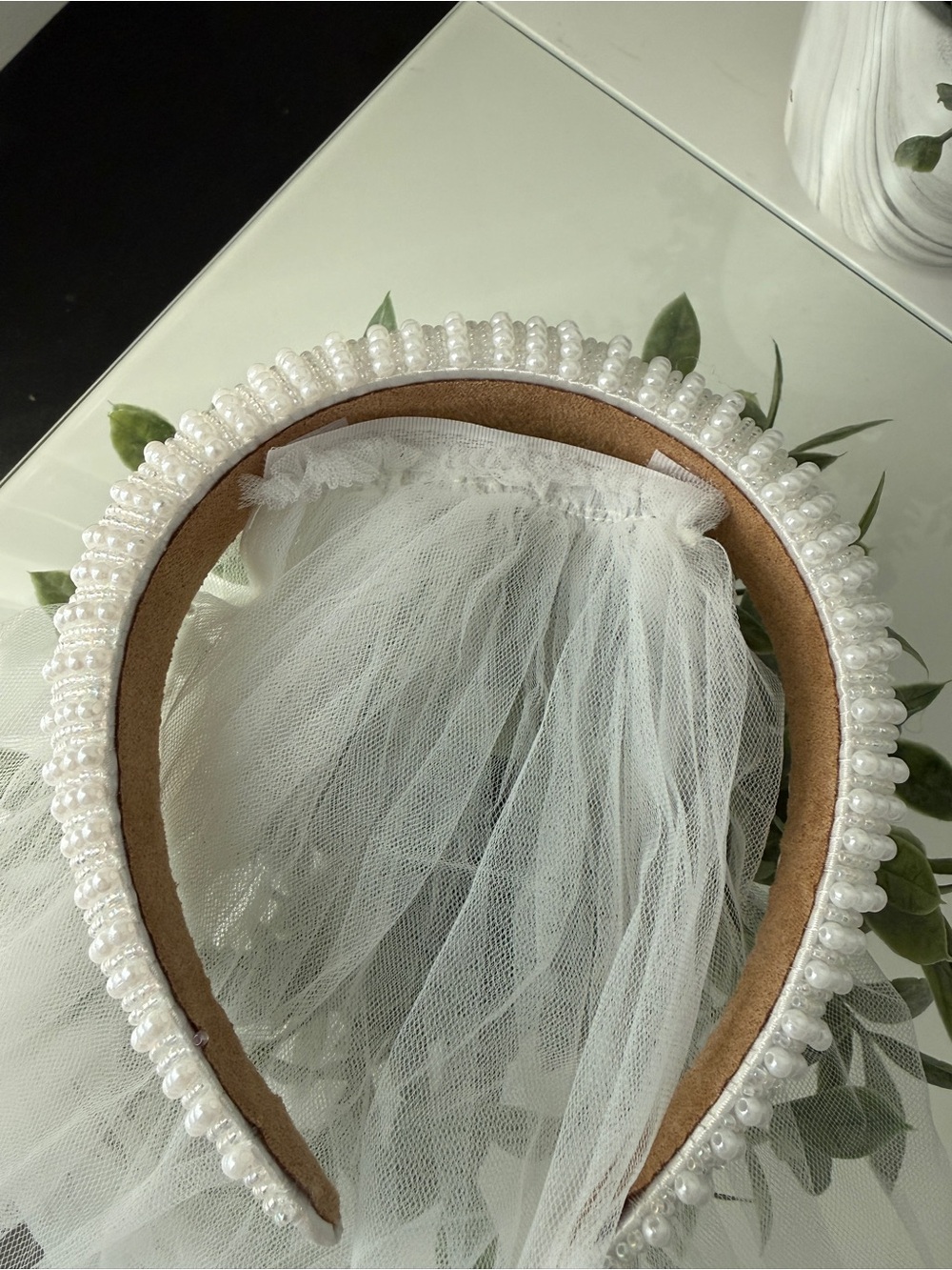 White Beaded Pearl Headband with Veil - Picture 4 of 6